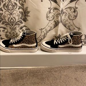 Leopard high top Vans